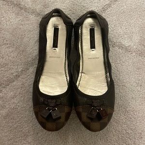 Louis Vuitton Damier flats